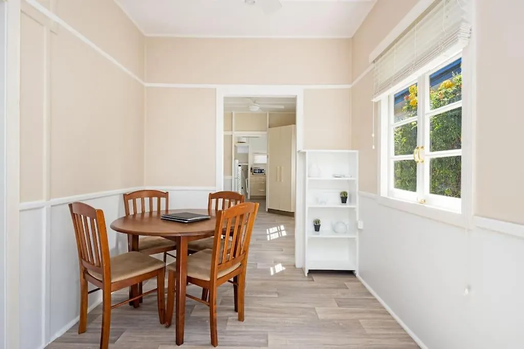 Scarborough Waterfront 2-Bedroom Cottage Apartamento